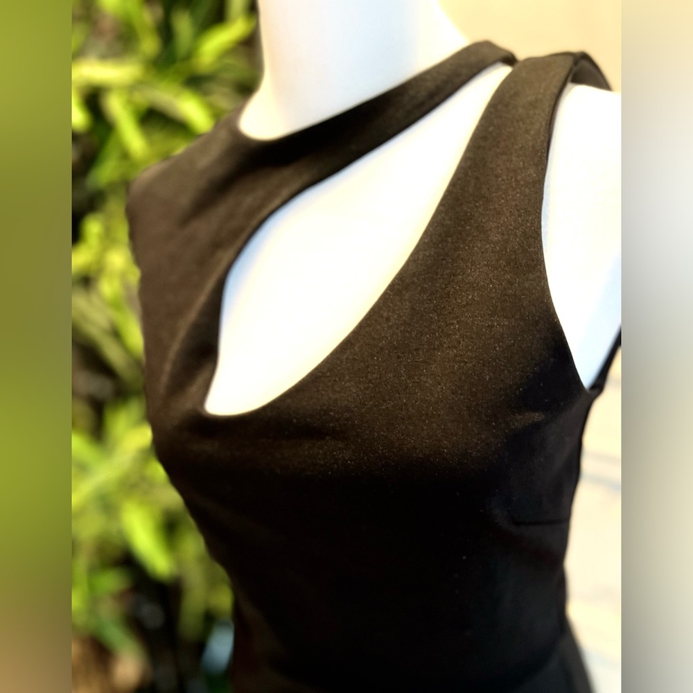 BEBE Black Cutout Shoulder Dress Size Medium - Picture 7 of 15